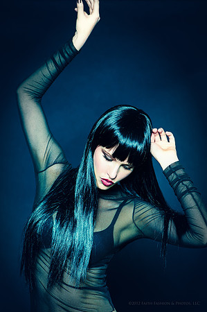 Esseri Holmes-20121121-7073-Effects-Logo-Ver2